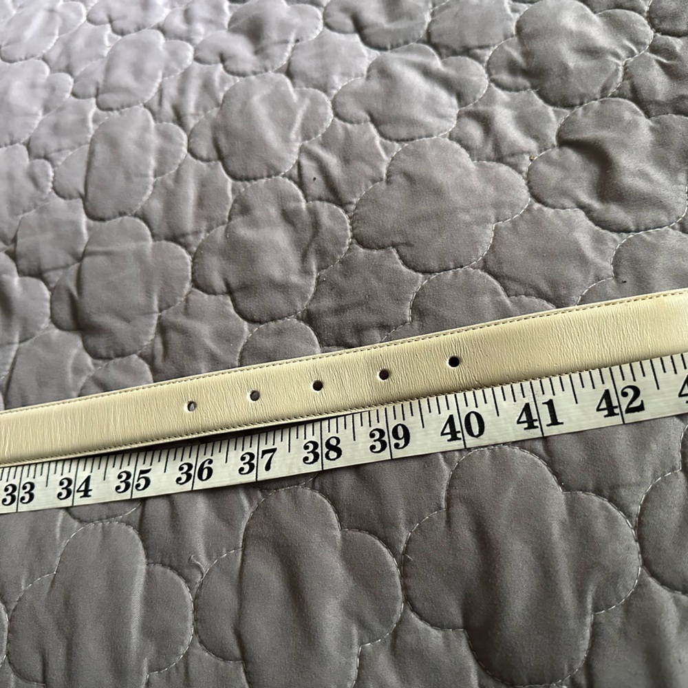 Talbots Beige Leather Belt with Gold-Tone Buckle EUC - Picture 3 of 4